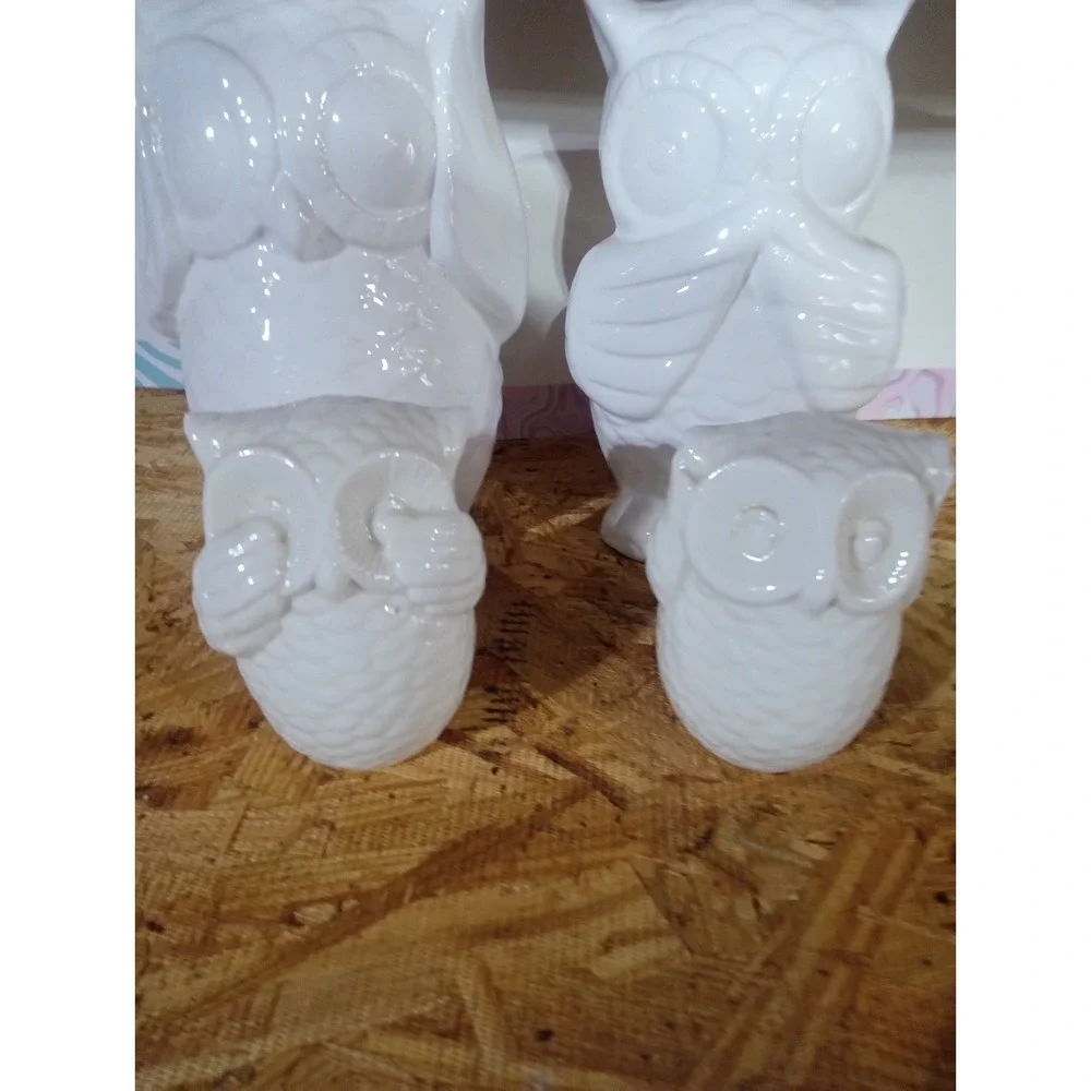 A Set of 4 White Ceramic Owl Figurines (Modern Minimalist Style